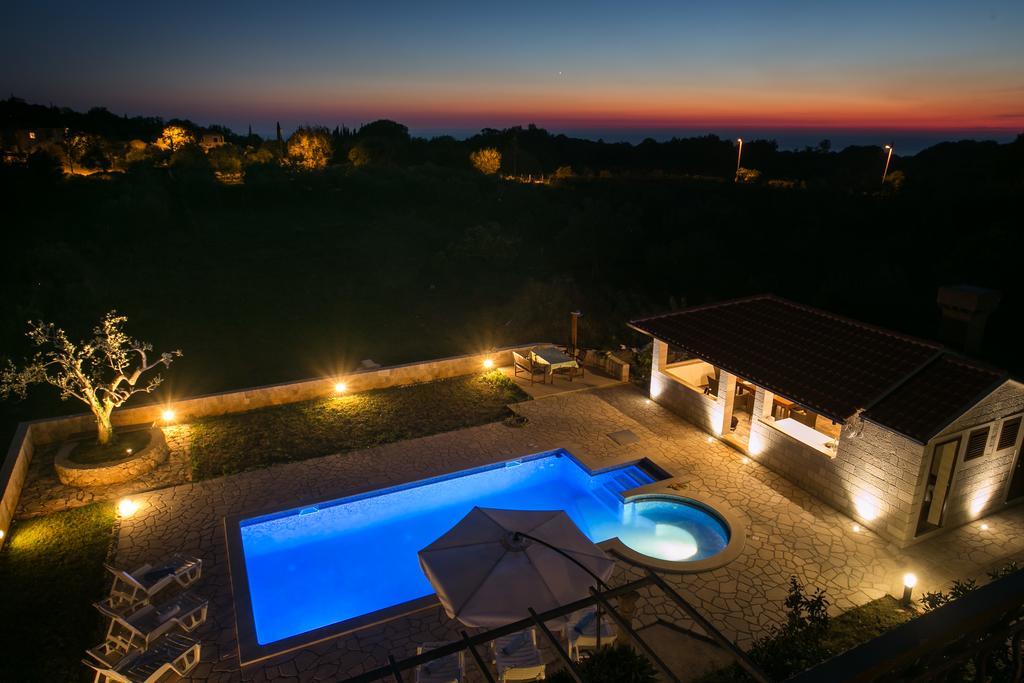 Holiday Home Luce Vitaljina エクステリア 写真