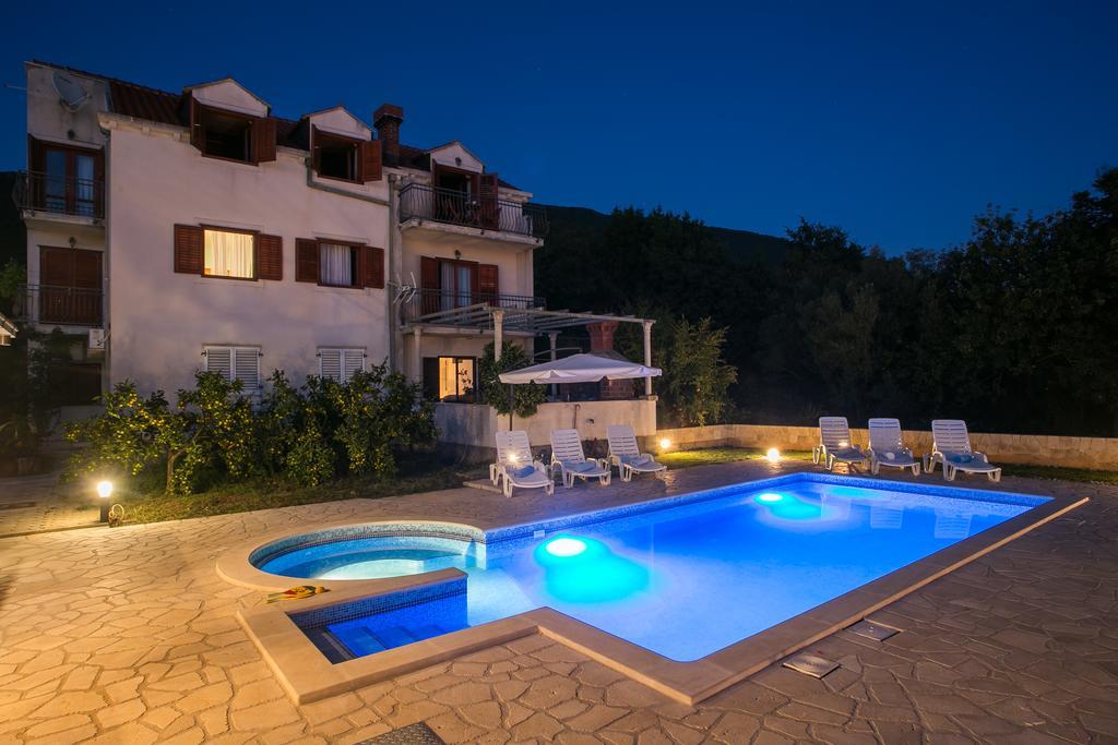 Holiday Home Luce Vitaljina エクステリア 写真