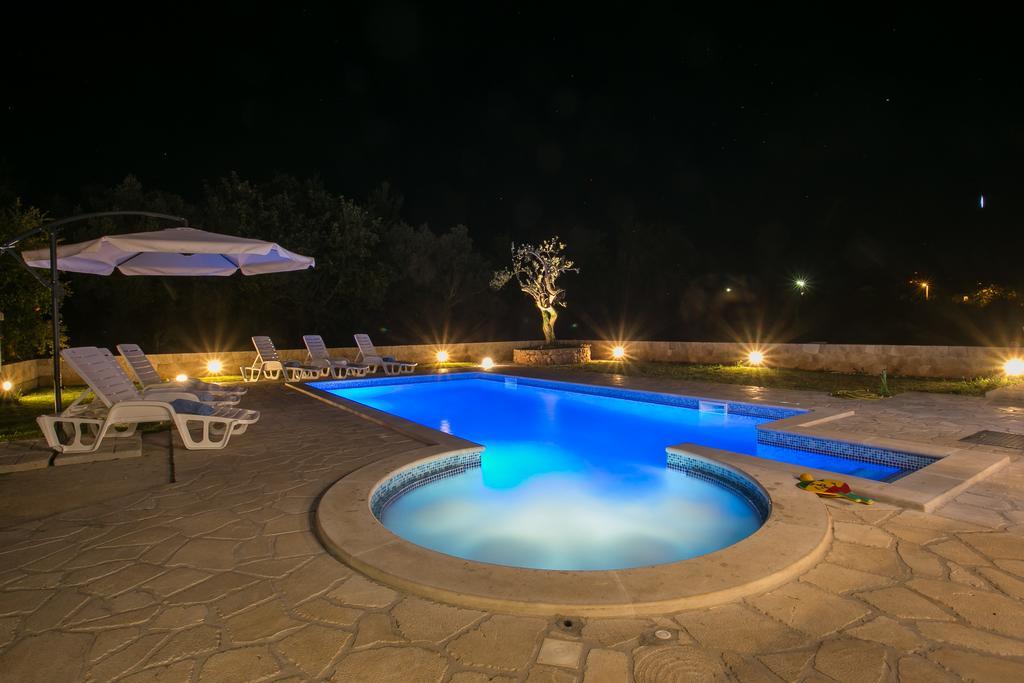 Holiday Home Luce Vitaljina エクステリア 写真